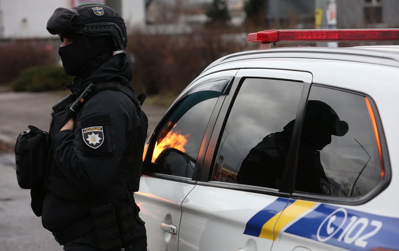 У Лубнах чоловік погрожував підірвати гранату в кафе: поліція затримала 34-річного правопорушника