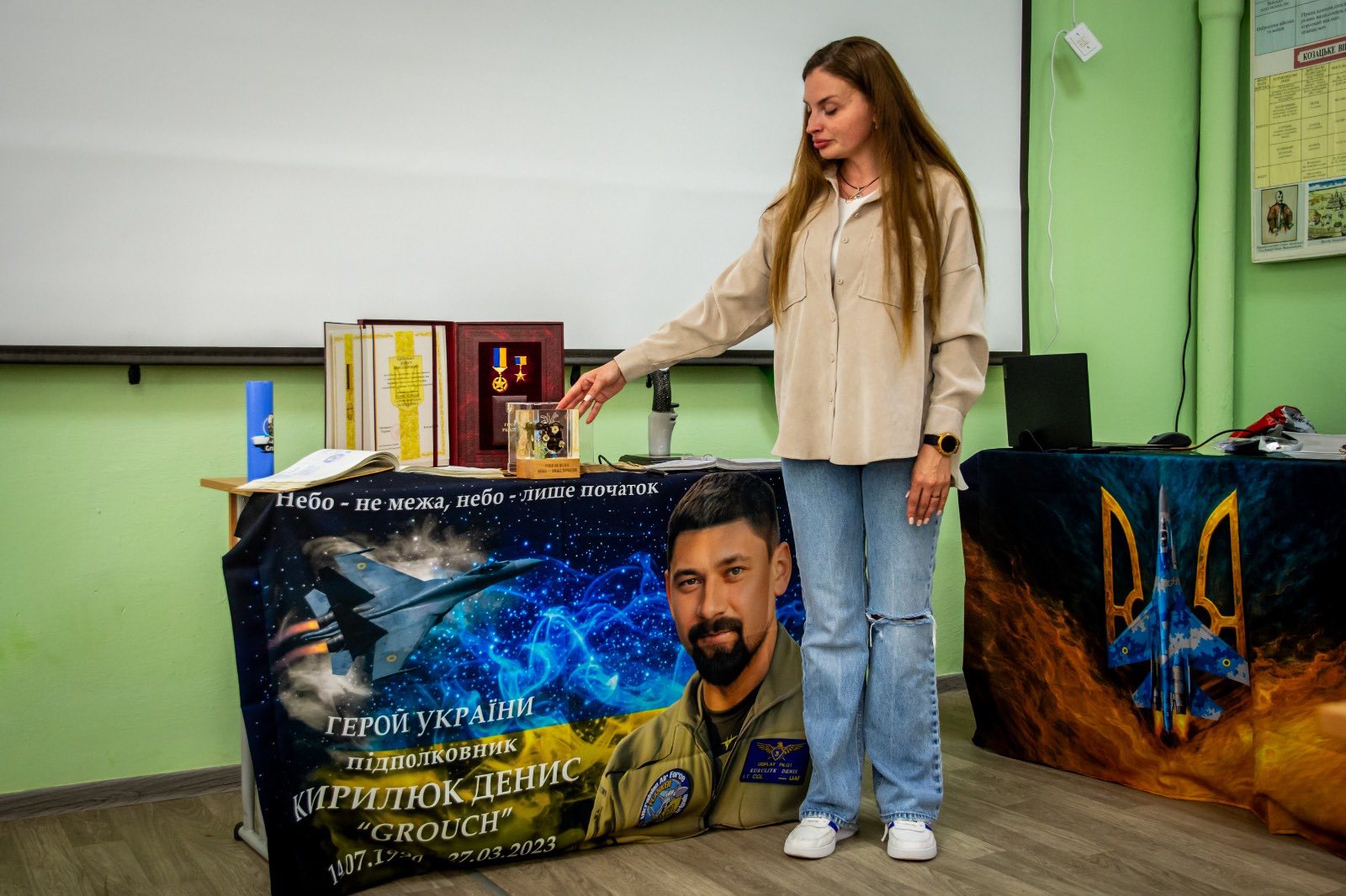 У Тиврові вшанували пам’ять льотчика 831 бригади Дениса Кирилюка