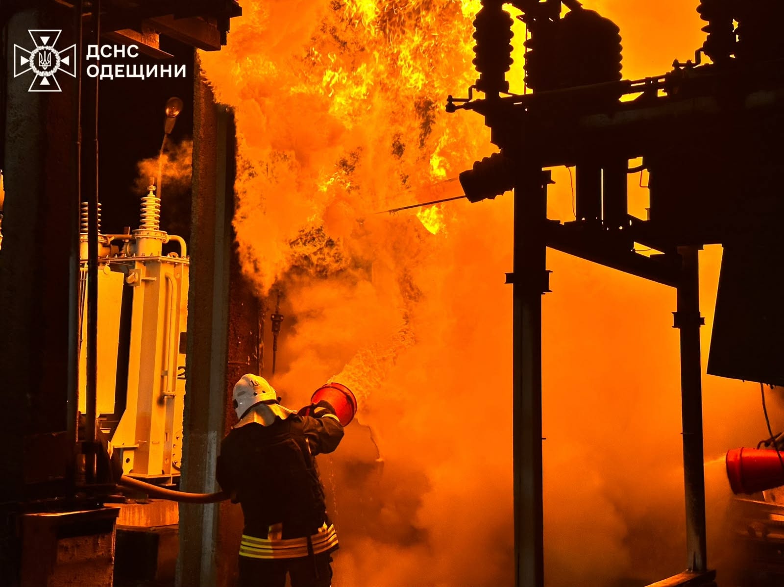 Росія продовжує атакувати мирні міста України: є загиблі, десятки поранених та масштабні руйнування