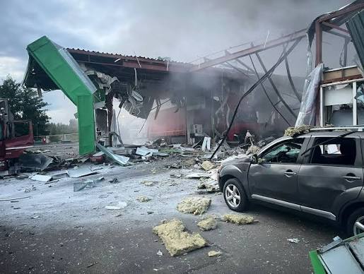 На Лубенщині ворожий удар пошкодив автозаправну станцію: є постраждалий