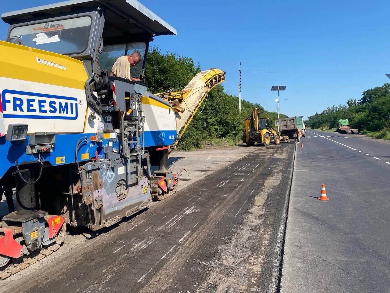 На Полтавщині за тиждень відновили майже 28,6 тисячі м² дорожнього покриття