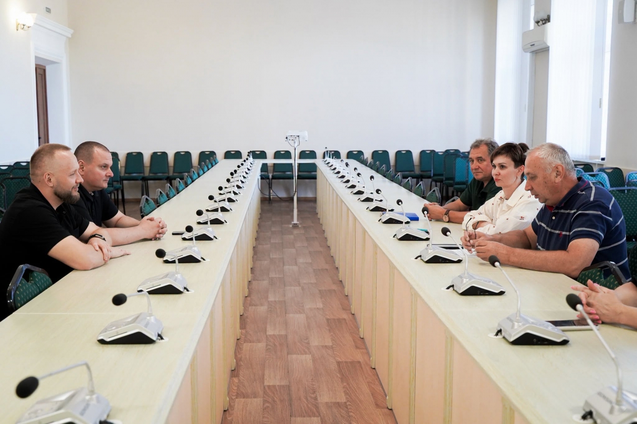 У Миргороді обговорили стан доріг, очисних споруд, освіту та молодіжну інфраструктуру