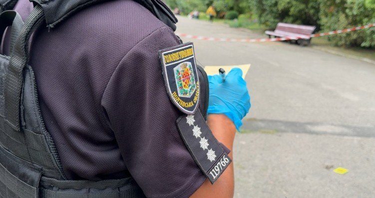 У Лубнах чоловік стріляв у поліцейських: одного правоохоронця поранено