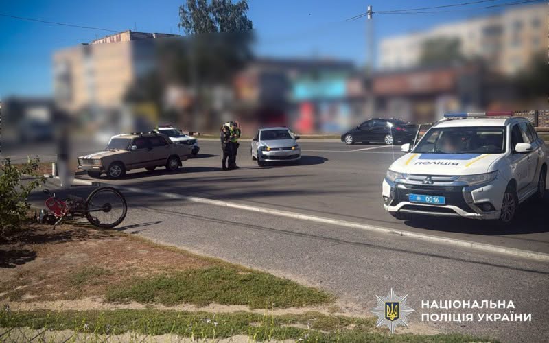 У Лохвиці Volkswagen зіткнувся з велосипедом: госпіталізували дитину