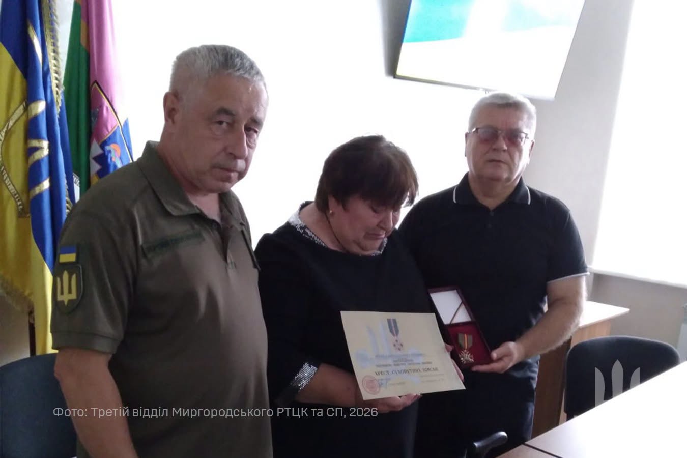 У Білоцерківці матері загиблого воїна передали посмертну відзнаку «Хрест Сухопутних військ»