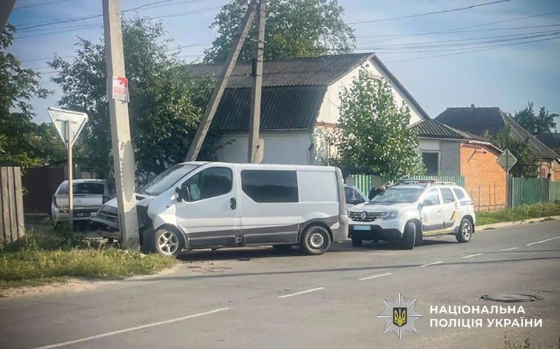 У Миргороді сталася ДТП на перехресті Вокзальної та Шишацької: водія госпіталізували